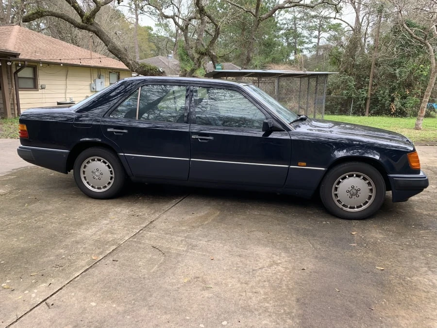 1990 Mercedes-Benz W124 E-Class - Image 9 of 10