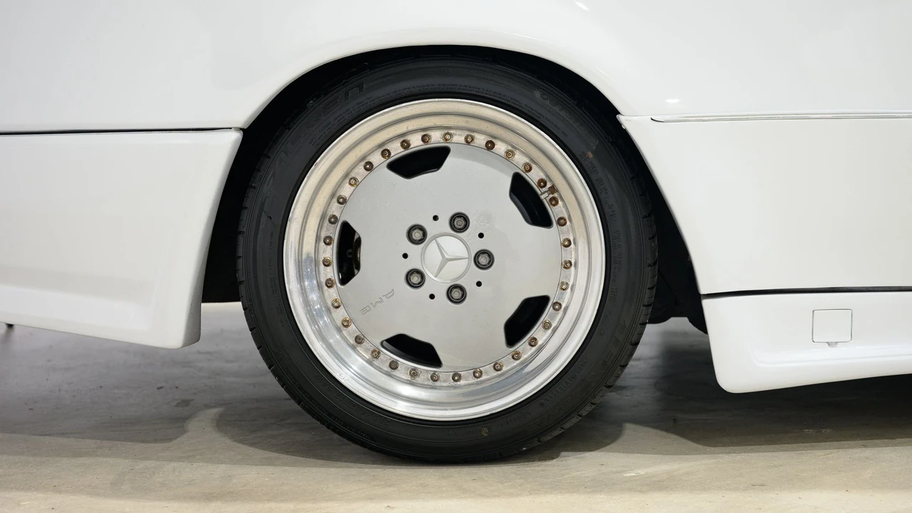 1990 Mercedes-Benz W124 E-Class - Image 26 of 31