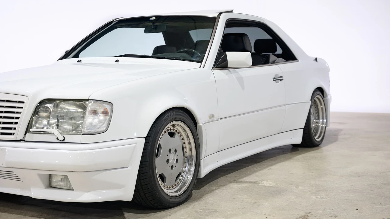 1990 Mercedes-Benz W124 E-Class - Image 13 of 31