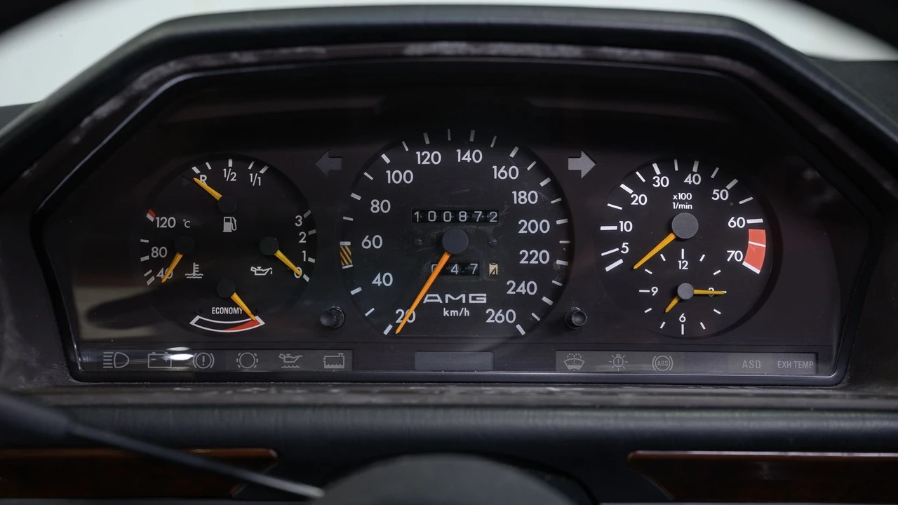 1990 Mercedes-Benz W124 E-Class - Image 30 of 31