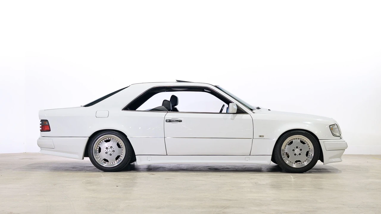 1990 Mercedes-Benz W124 E-Class - Image 2 of 31