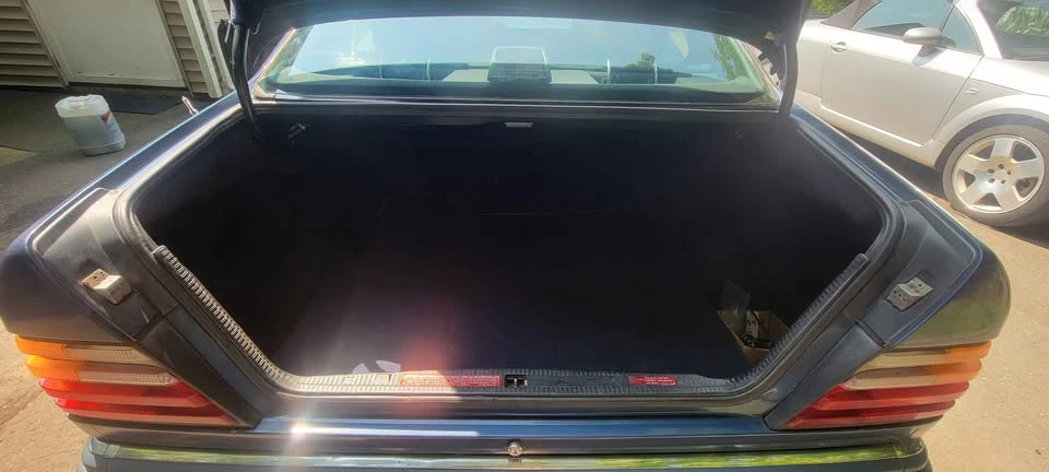 1990 Mercedes-Benz W124 E-Class - Image 19 of 20