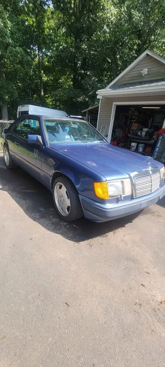 1990 Mercedes-Benz W124 E-Class - Image 2 of 20