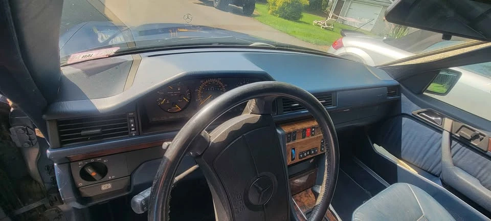 1990 Mercedes-Benz W124 E-Class - Image 14 of 20