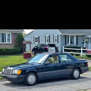 1990 Mercedes-Benz 300 E 3.0 Sedan 4D