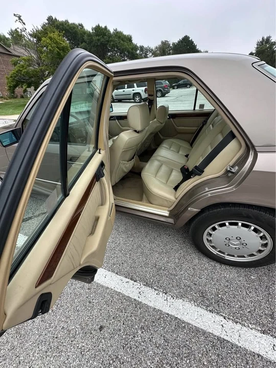 1990 Mercedes-Benz W124 E-Class - Image 16 of 20