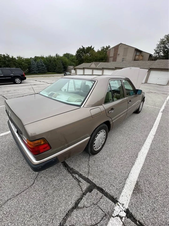 1990 Mercedes-Benz W124 E-Class - Image 8 of 20