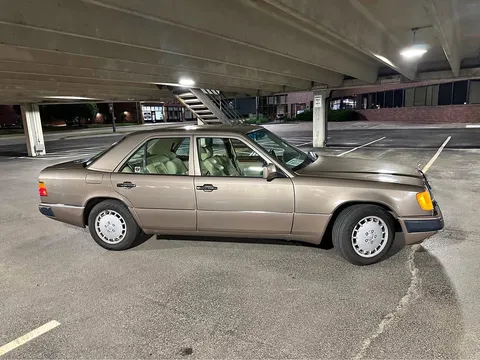 1990 Mercedes-Benz 300 E 3.0 Sedan 4D