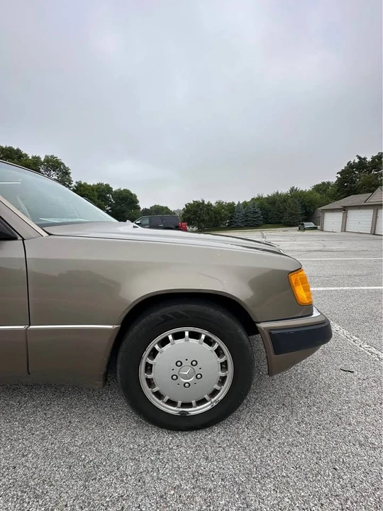 1990 Mercedes-Benz W124 E-Class - Image 5 of 20