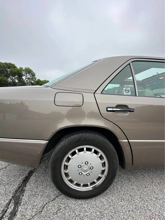 1990 Mercedes-Benz W124 E-Class - Image 7 of 20
