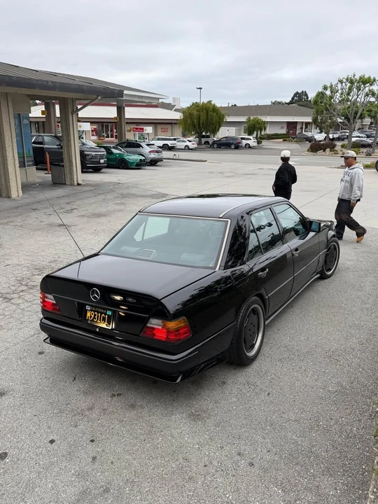 1990 Mercedes-Benz W124 E-Class - Image 2 of 10