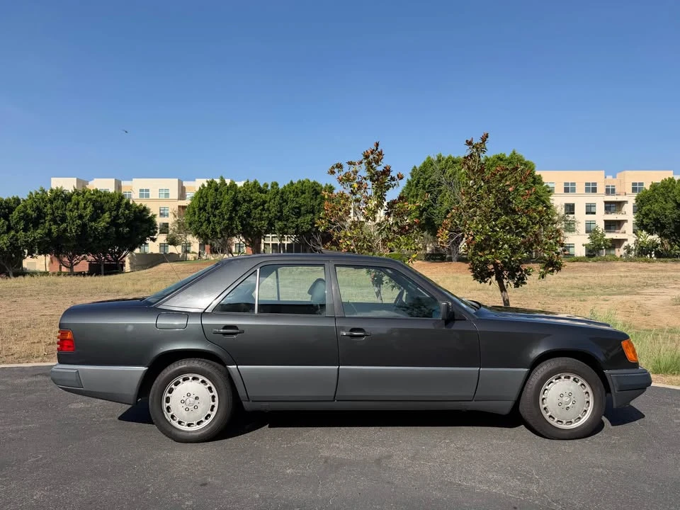 1990 Mercedes-Benz W124 E-Class - Image 3 of 12