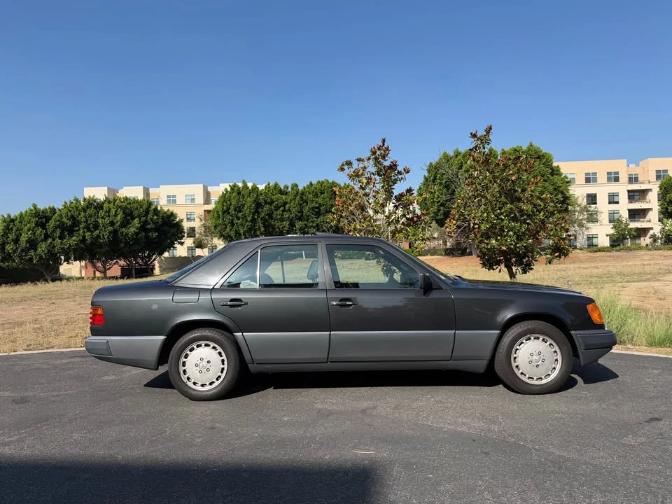 1990 Mercedes-Benz W124 E-Class - Image 4 of 12
