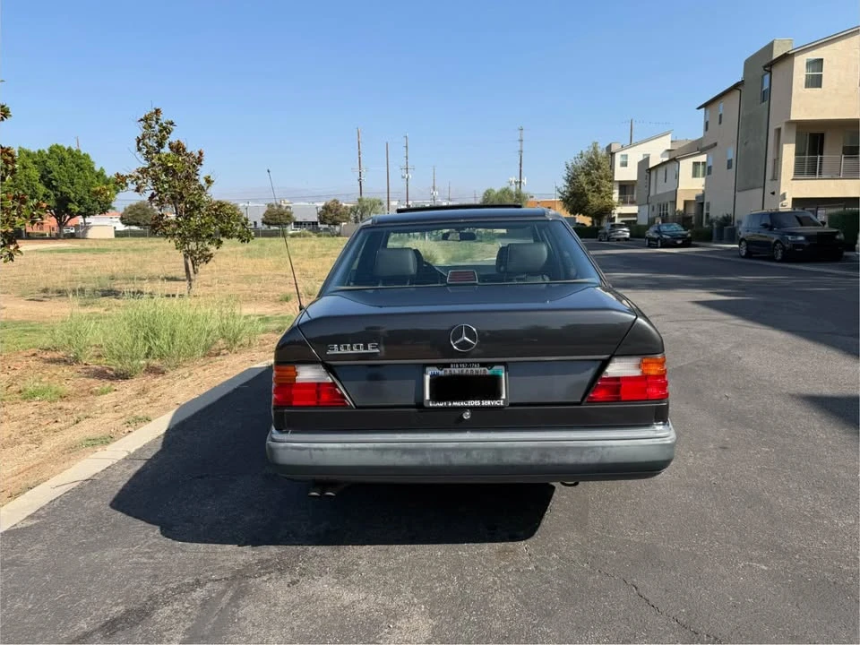 1990 Mercedes-Benz W124 E-Class - Image 7 of 12