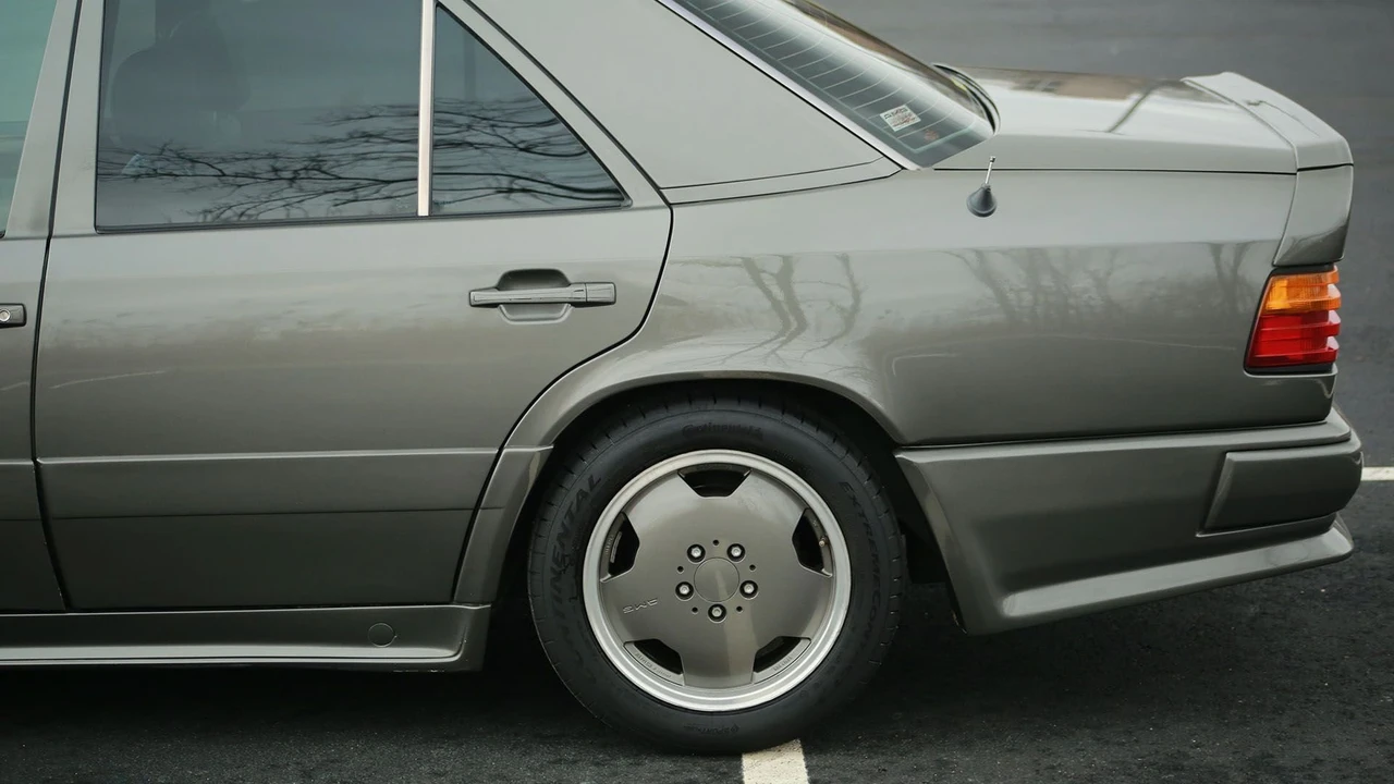 1990 Mercedes-Benz W124 E-Class - Image 27 of 31