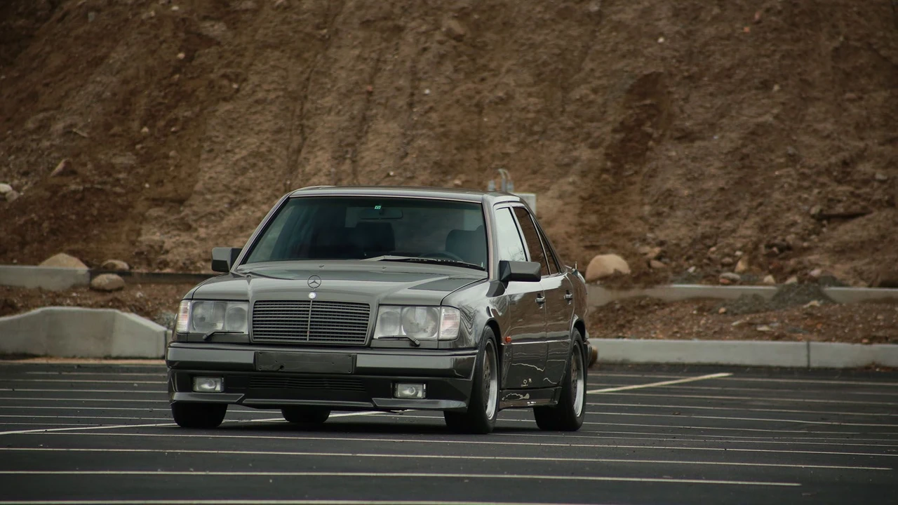1990 Mercedes-Benz W124 E-Class - Image 10 of 31