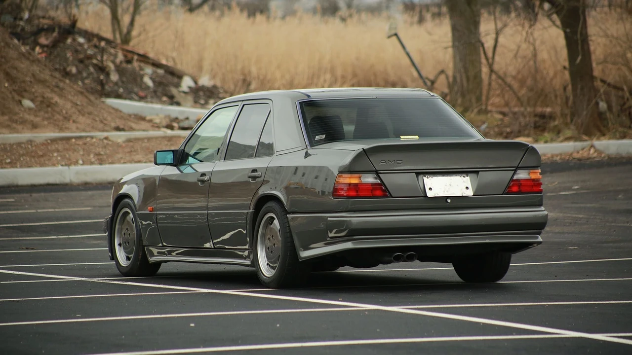 1990 Mercedes-Benz W124 E-Class - Image 16 of 31
