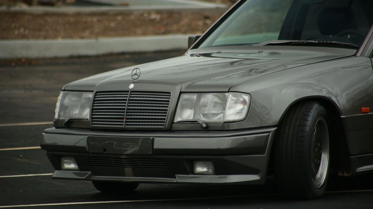 1990 Mercedes-Benz W124 E-Class - Image 23 of 31