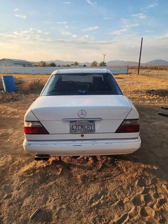 1990 Mercedes-Benz W124 E-Class - Image 3 of 9