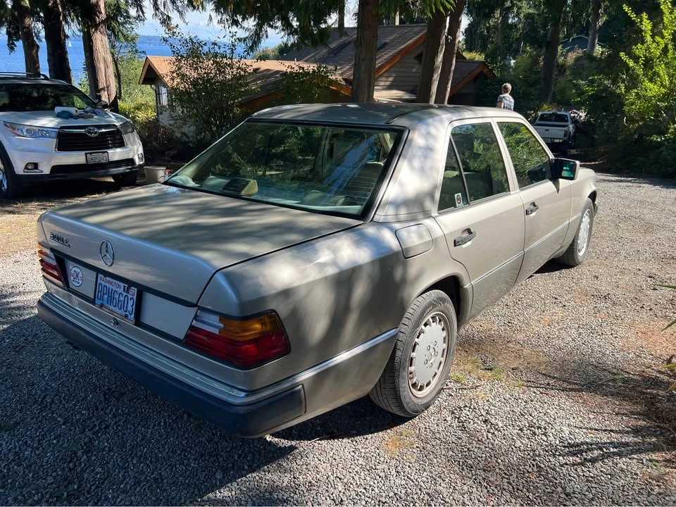 1990 Mercedes-Benz W124 E-Class - Image 2 of 9