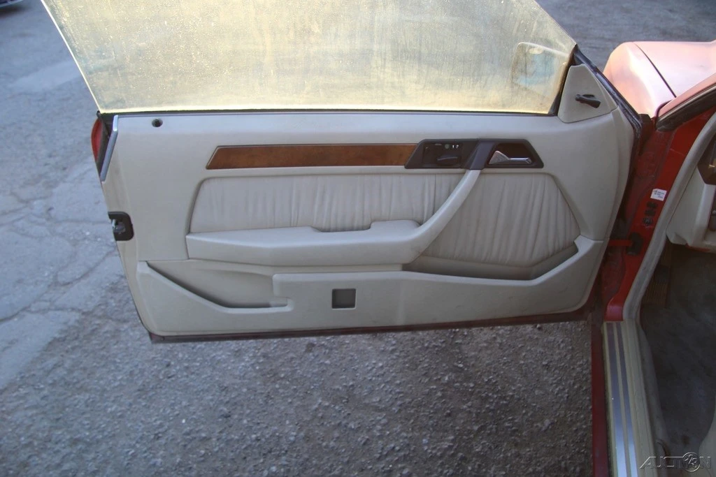 1990 Mercedes-Benz W124 E-Class - Image 11 of 21