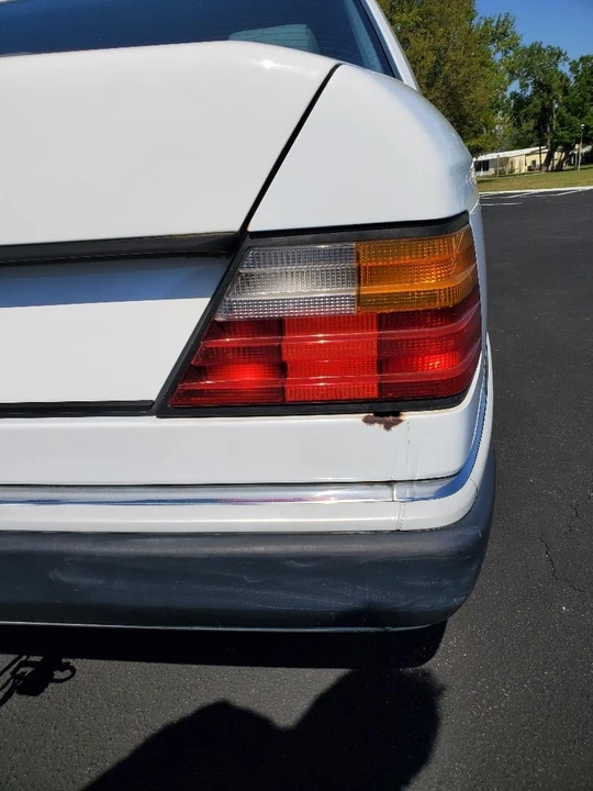1990 Mercedes-Benz W124 E-Class - Image 20 of 20
