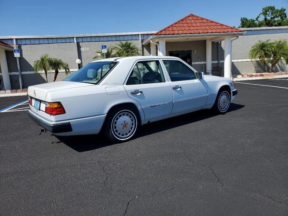 1990 Mercedes-Benz W124 E-Class - Image 6 of 20