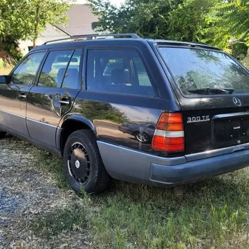 1990 Mercedes-Benz 300 TE