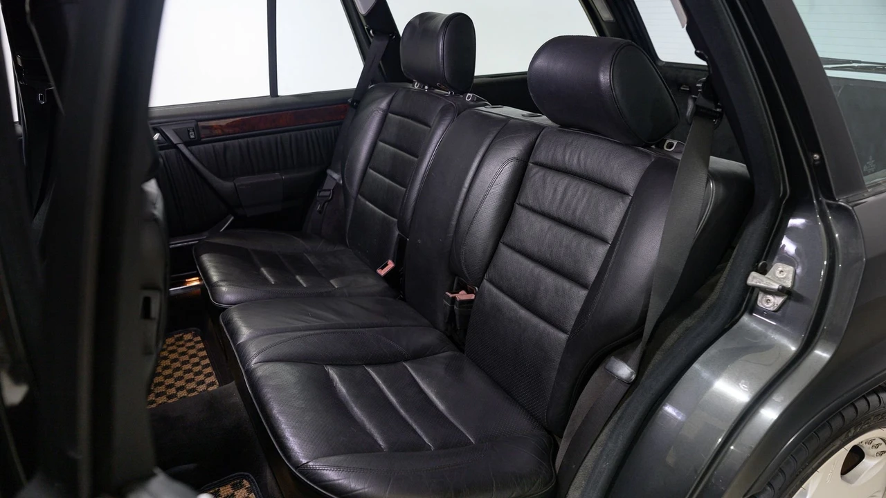1990 Mercedes-Benz W124 E-Class - Image 9 of 31