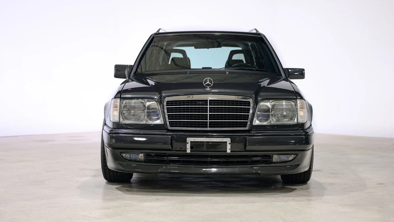 1990 Mercedes-Benz W124 E-Class - Image 2 of 31
