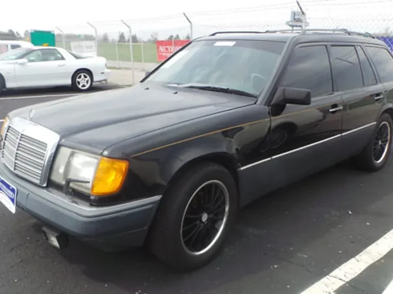 1990 Mercedes-Benz W124 E-Class - Image 2 of 2