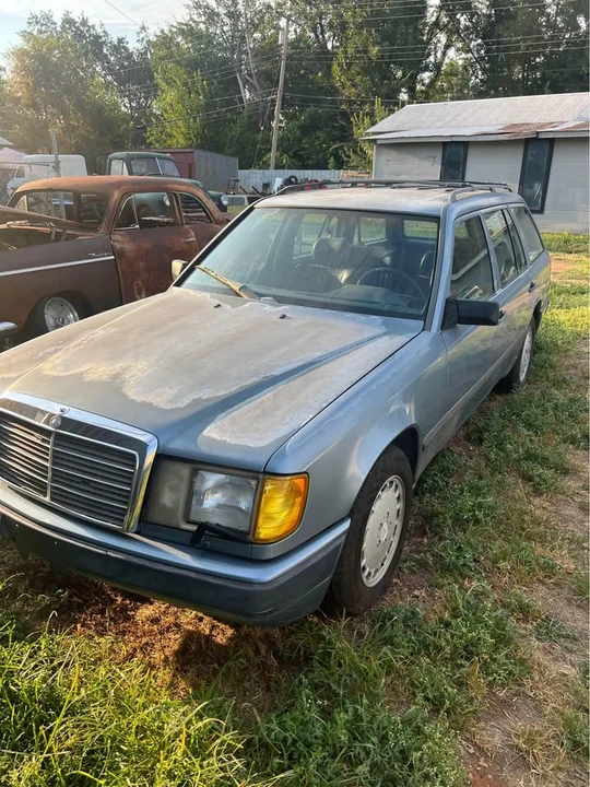 1990 Mercedes-Benz W124 E-Class - Image 2 of 5
