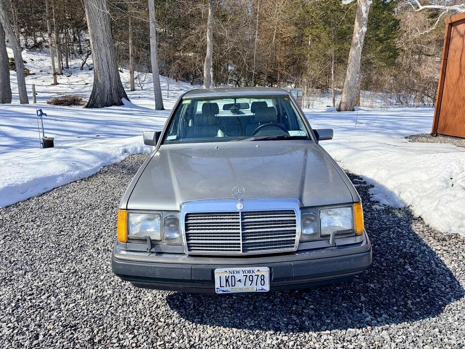 1990 Mercedes-Benz W124 E-Class - Image 5 of 21