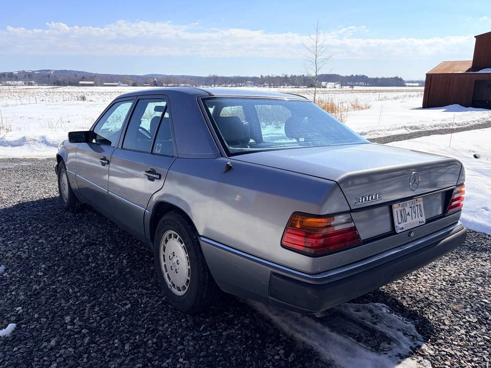 1990 Mercedes-Benz W124 E-Class - Image 3 of 21
