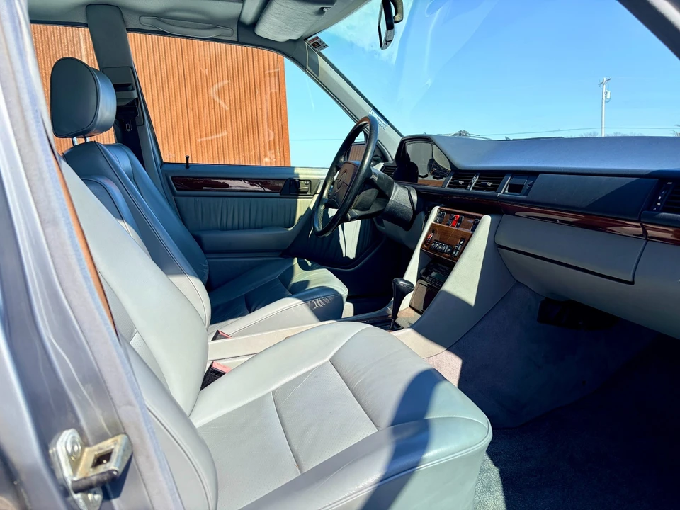1990 Mercedes-Benz W124 E-Class - Image 6 of 21
