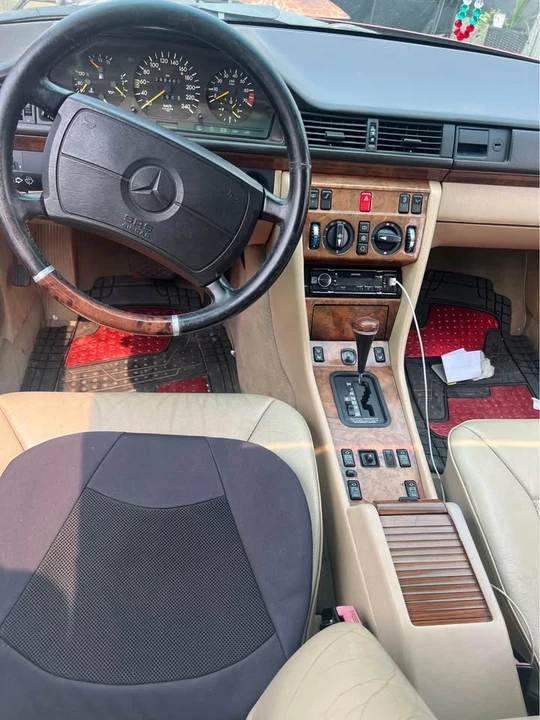 1990 Mercedes-Benz W124 E-Class - Image 5 of 12