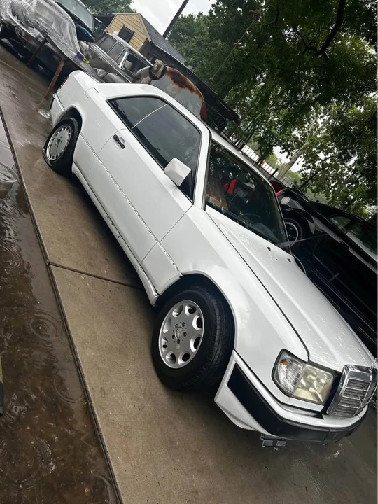 1990 Mercedes-Benz W124 E-Class - Image 3 of 11