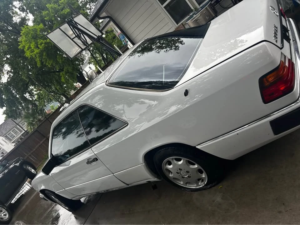 1990 Mercedes-Benz W124 E-Class - Image 2 of 11