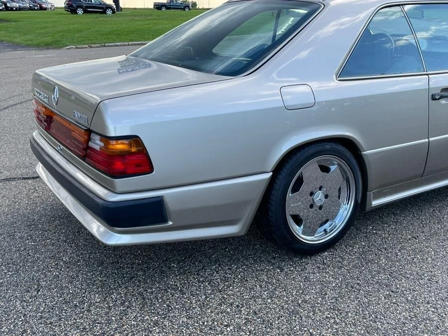 1990 Mercedes-Benz W124 E-Class - Image 10 of 20