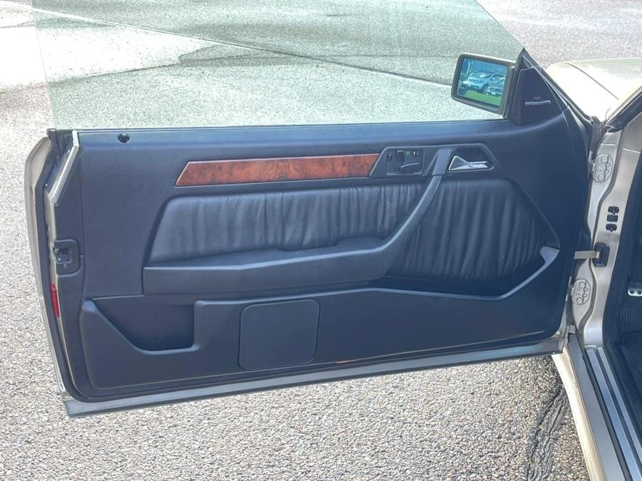 1990 Mercedes-Benz W124 E-Class - Image 13 of 20