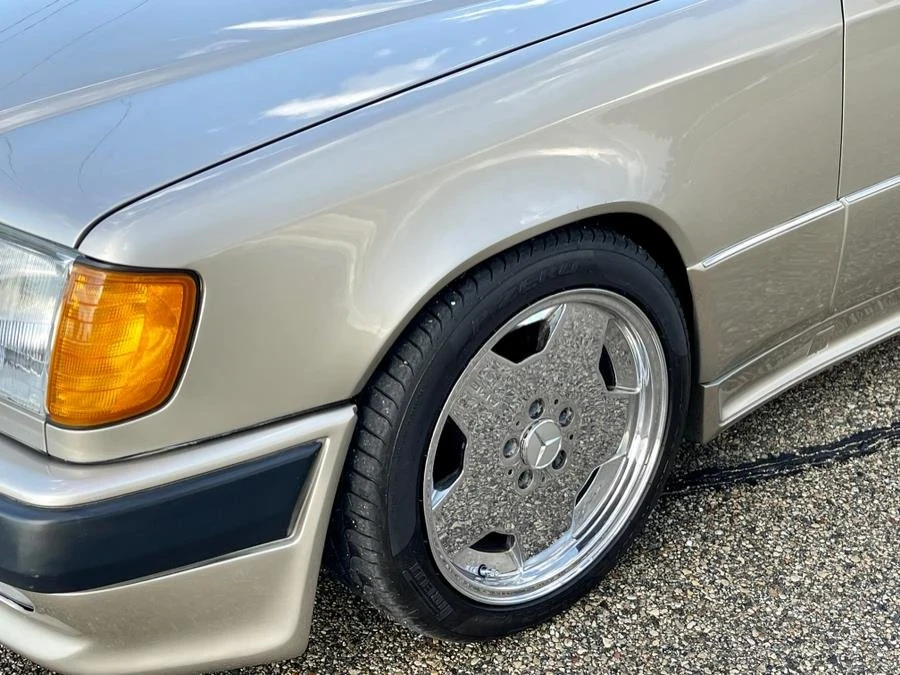 1990 Mercedes-Benz W124 E-Class - Image 11 of 20