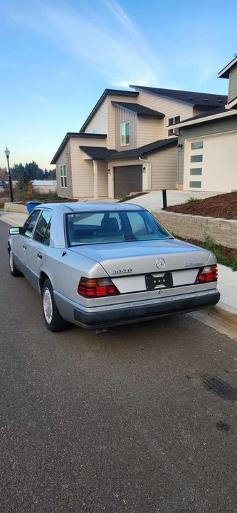 1990 Mercedes-Benz W124 E-Class - Image 2 of 7