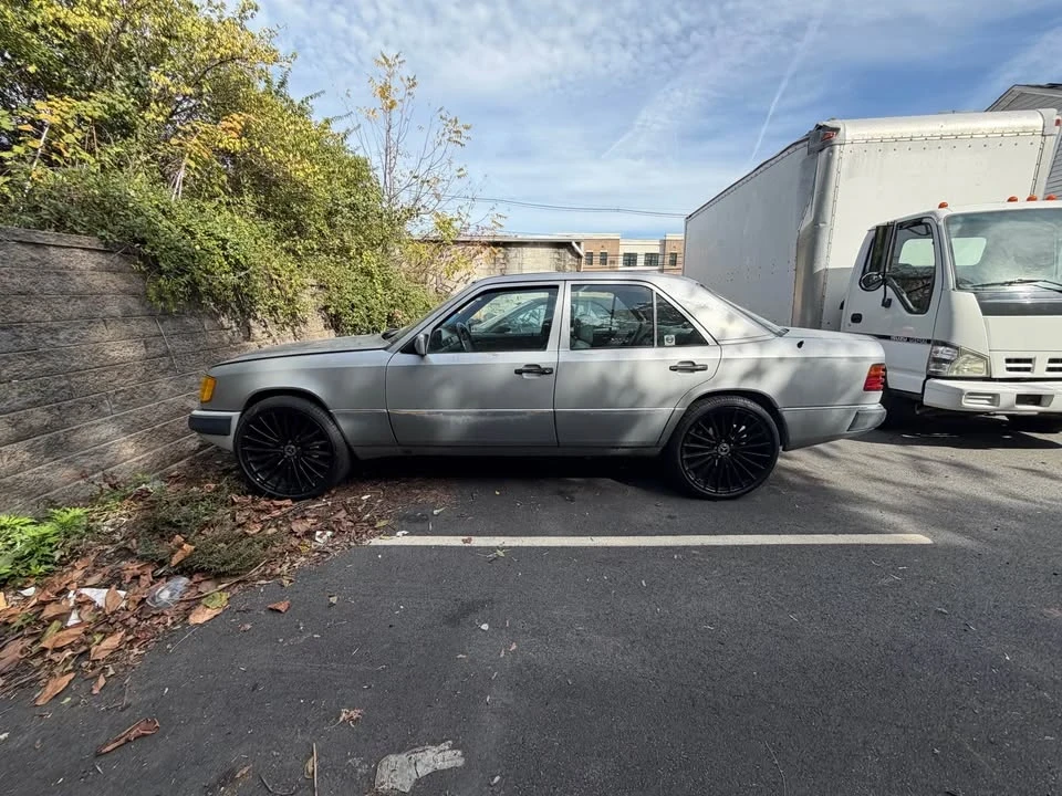 1990 Mercedes-Benz W124 E-Class - Image 8 of 12