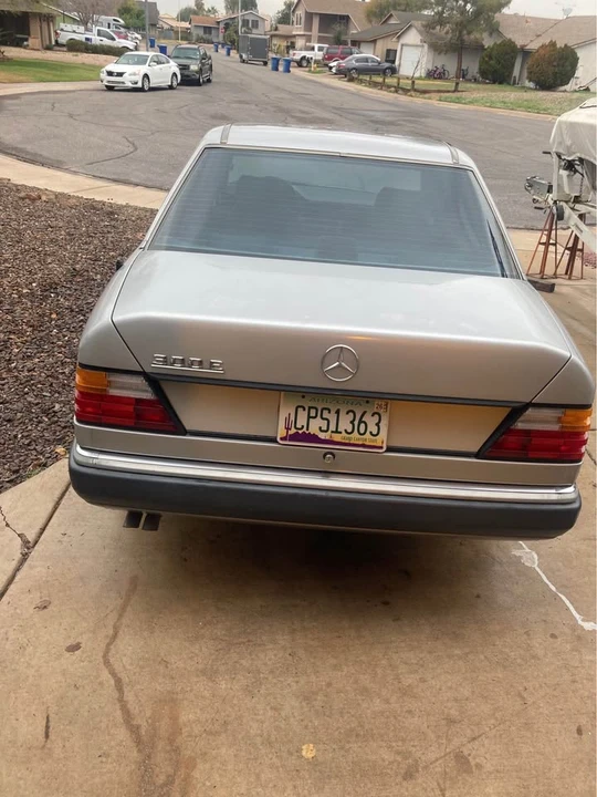 1990 Mercedes-Benz W124 E-Class - Image 8 of 9