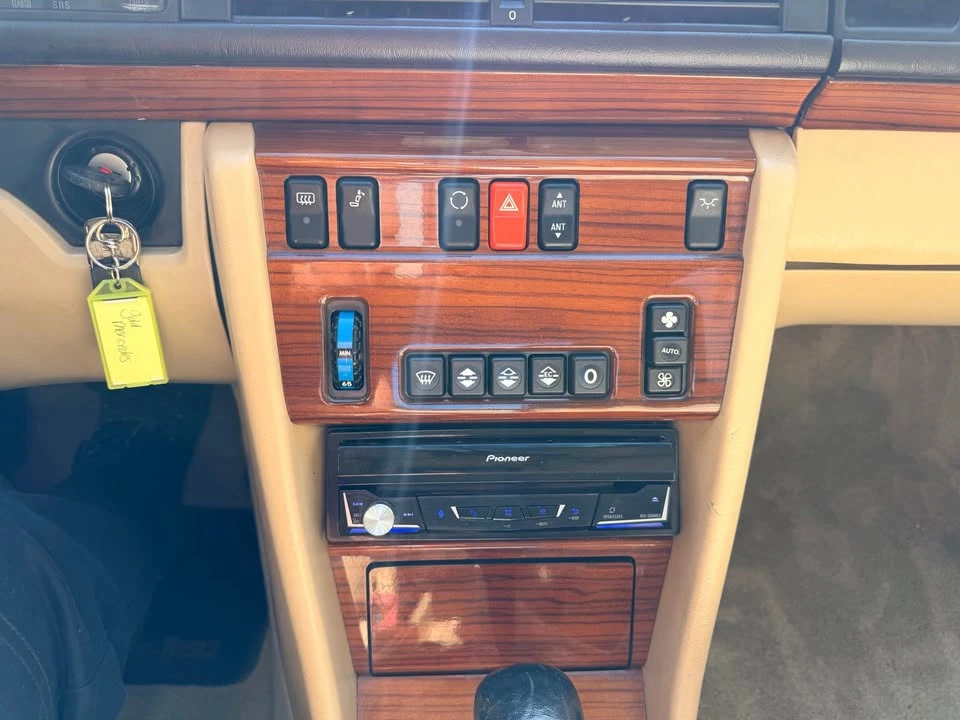 1990 Mercedes-Benz W124 E-Class - Image 8 of 20