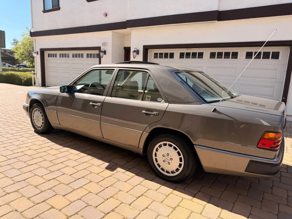 1990 Mercedes-Benz W124 E-Class - Image 4 of 20