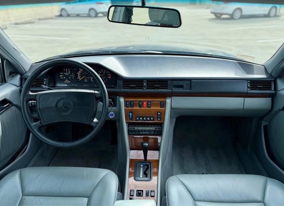 1990 Mercedes-Benz W124 E-Class - Image 11 of 20