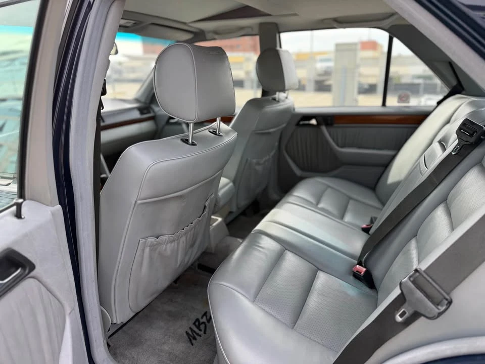1990 Mercedes-Benz W124 E-Class - Image 9 of 20
