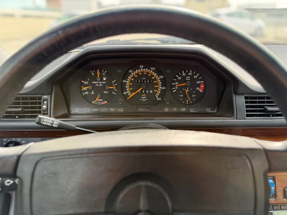 1990 Mercedes-Benz W124 E-Class - Image 16 of 20