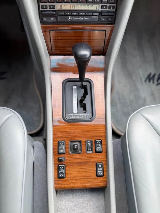 1990 Mercedes-Benz W124 E-Class - Image 18 of 20